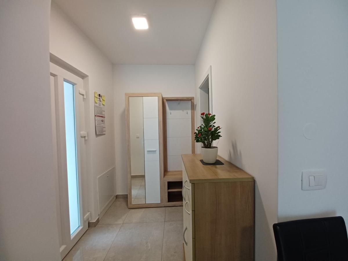 Apartments Leon 2 Novigrad  ภายนอก รูปภาพ