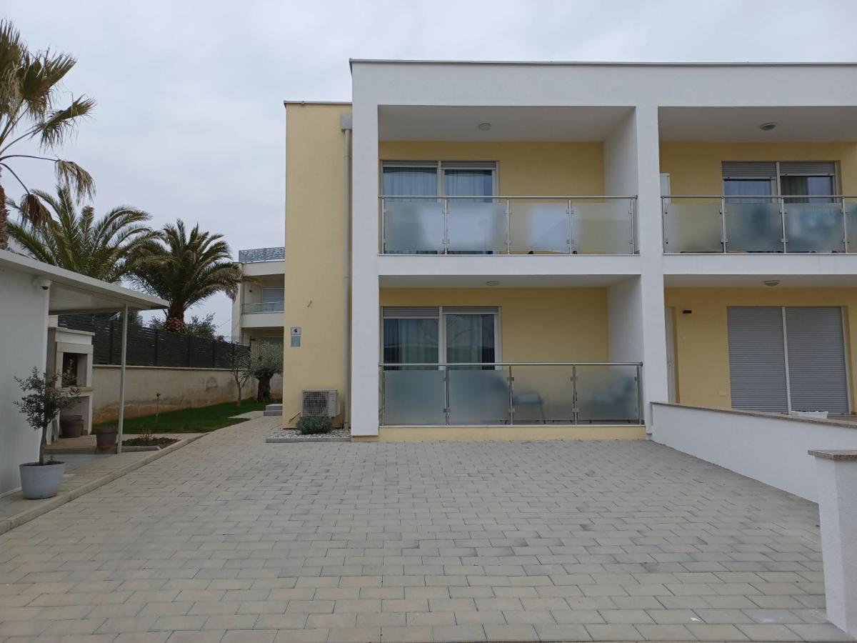 Apartments Leon 2 Novigrad  ภายนอก รูปภาพ