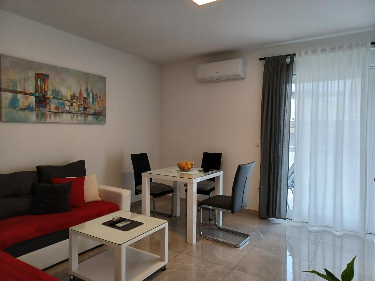 Apartments Leon 2 Novigrad  ภายนอก รูปภาพ