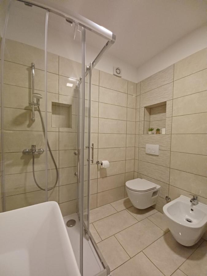 Apartments Leon 2 Novigrad  ภายนอก รูปภาพ