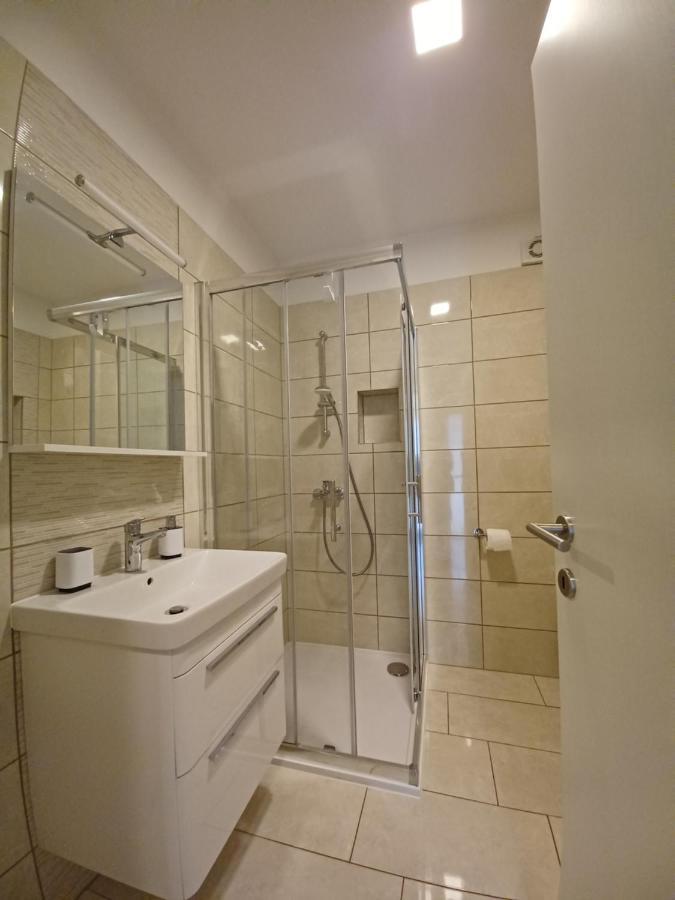 Apartments Leon 2 Novigrad  ภายนอก รูปภาพ